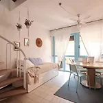 Διαμέρισμα Coast House 1 *